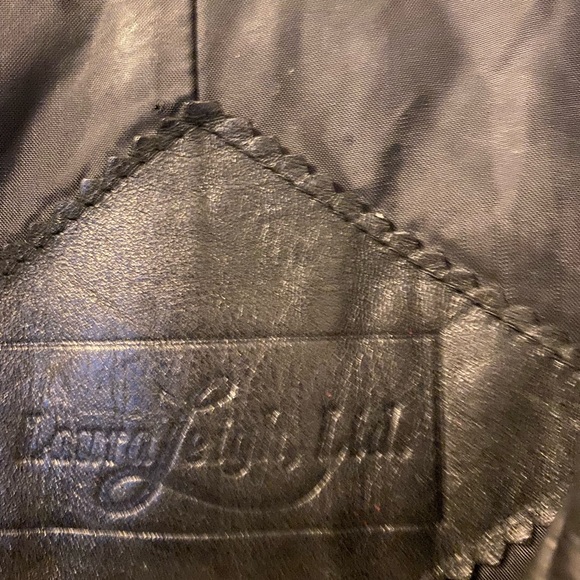 Leather jacket - Picture 3 of 5